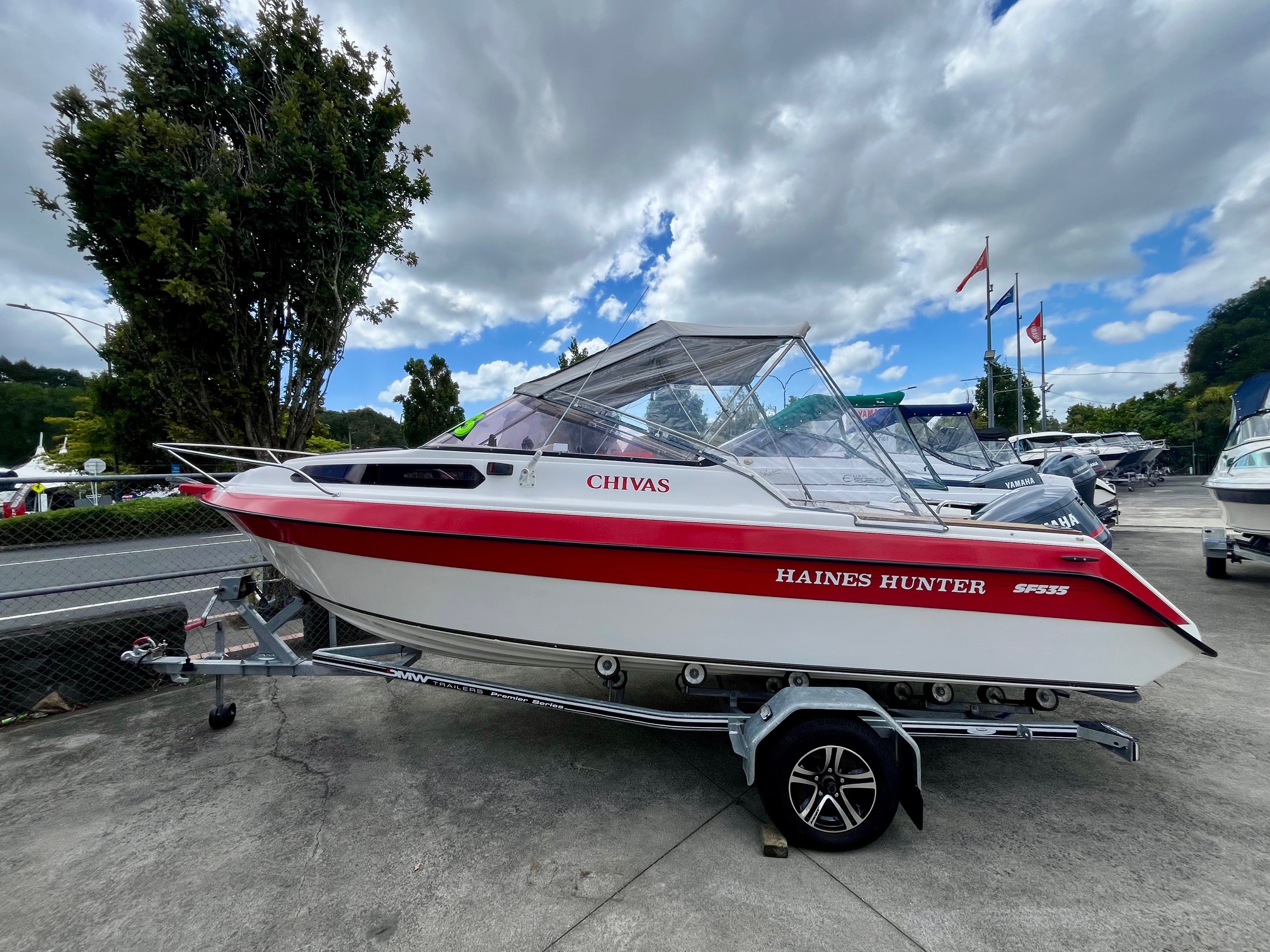 Rogers Boatshop: Haines Hunter / SF535 / 1995