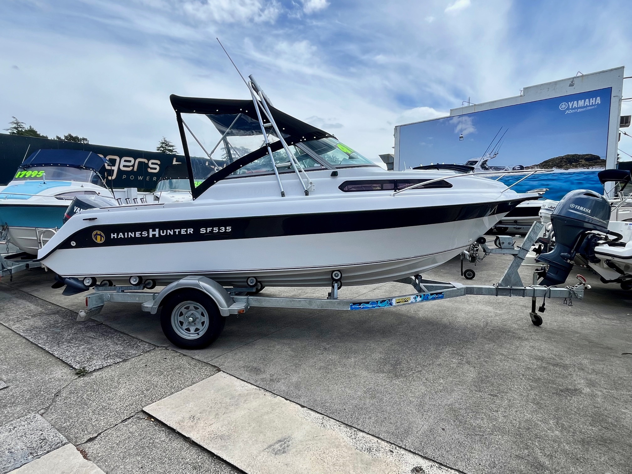 Rogers Boatshop: Haines Hunter / SF535 / 2005