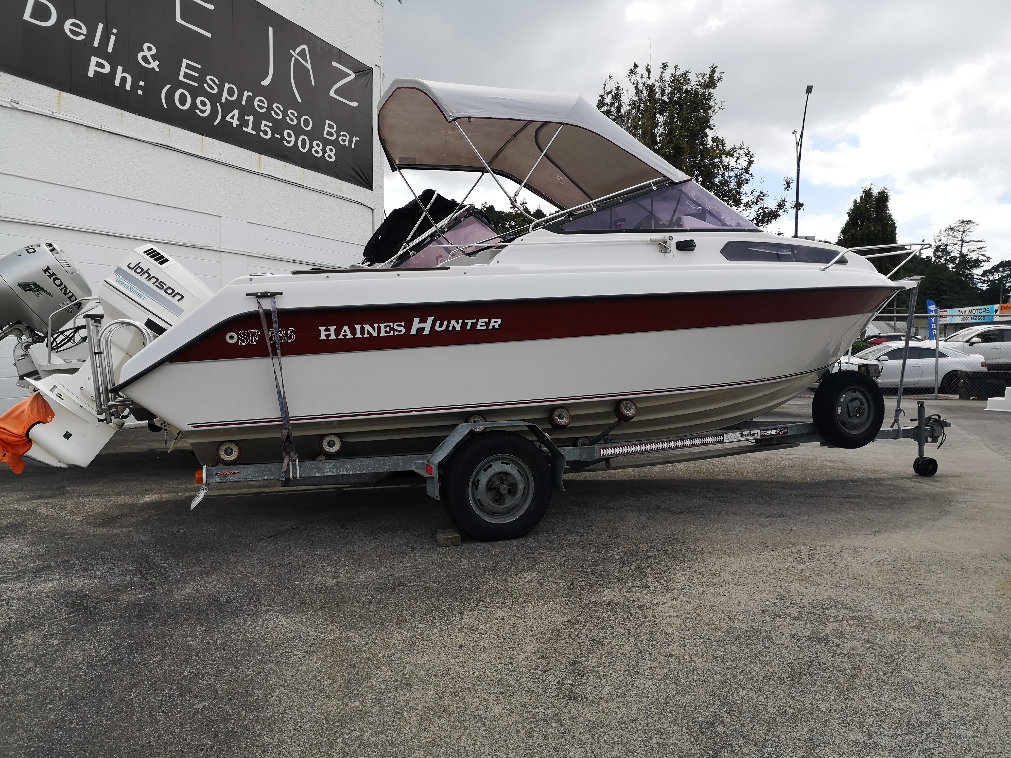 Rogers Boatshop: Haines Hunter / SF535 / 1996