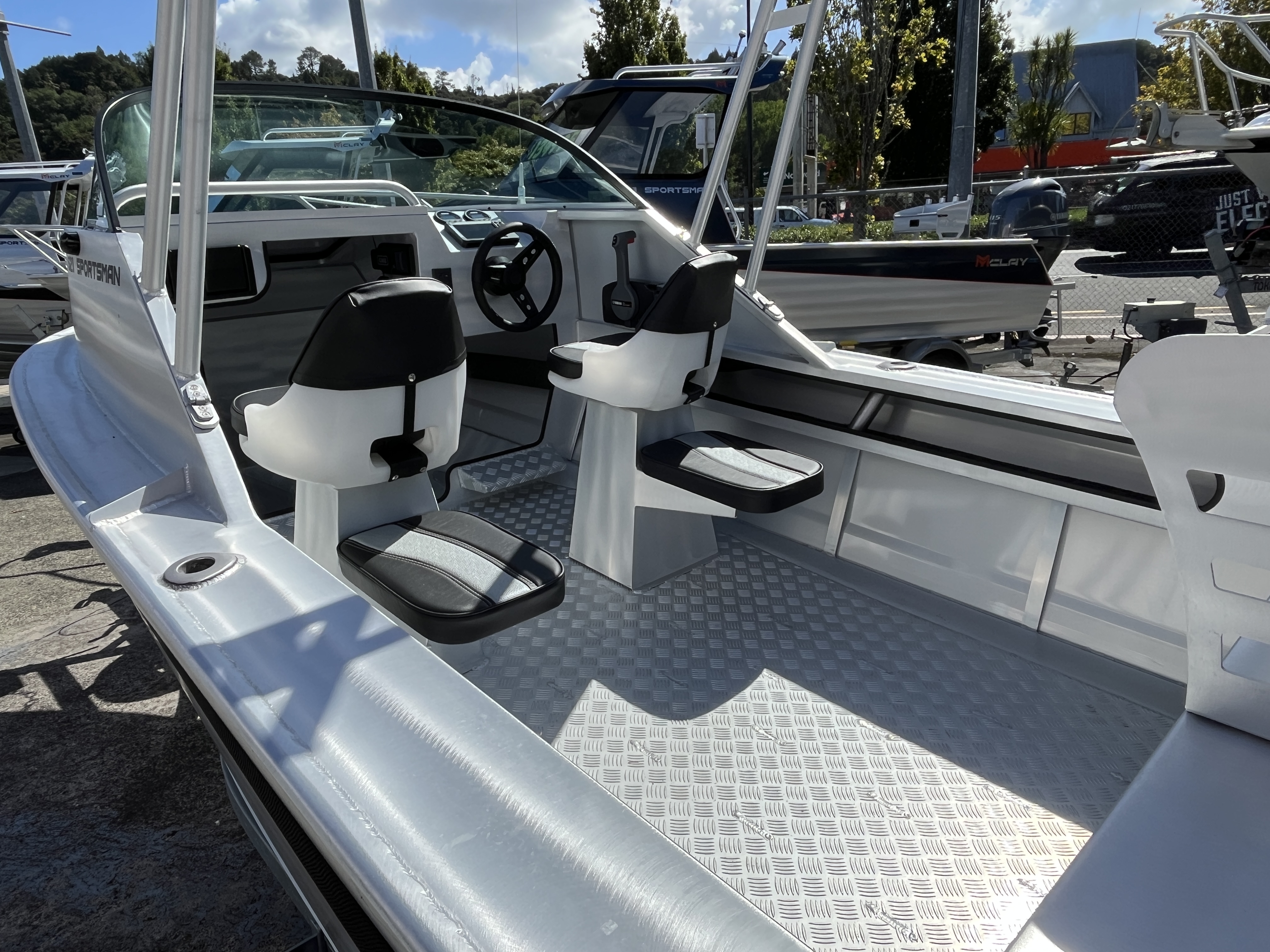 Rogers Boatshop: Mclay / 521 Sportsman / 2026