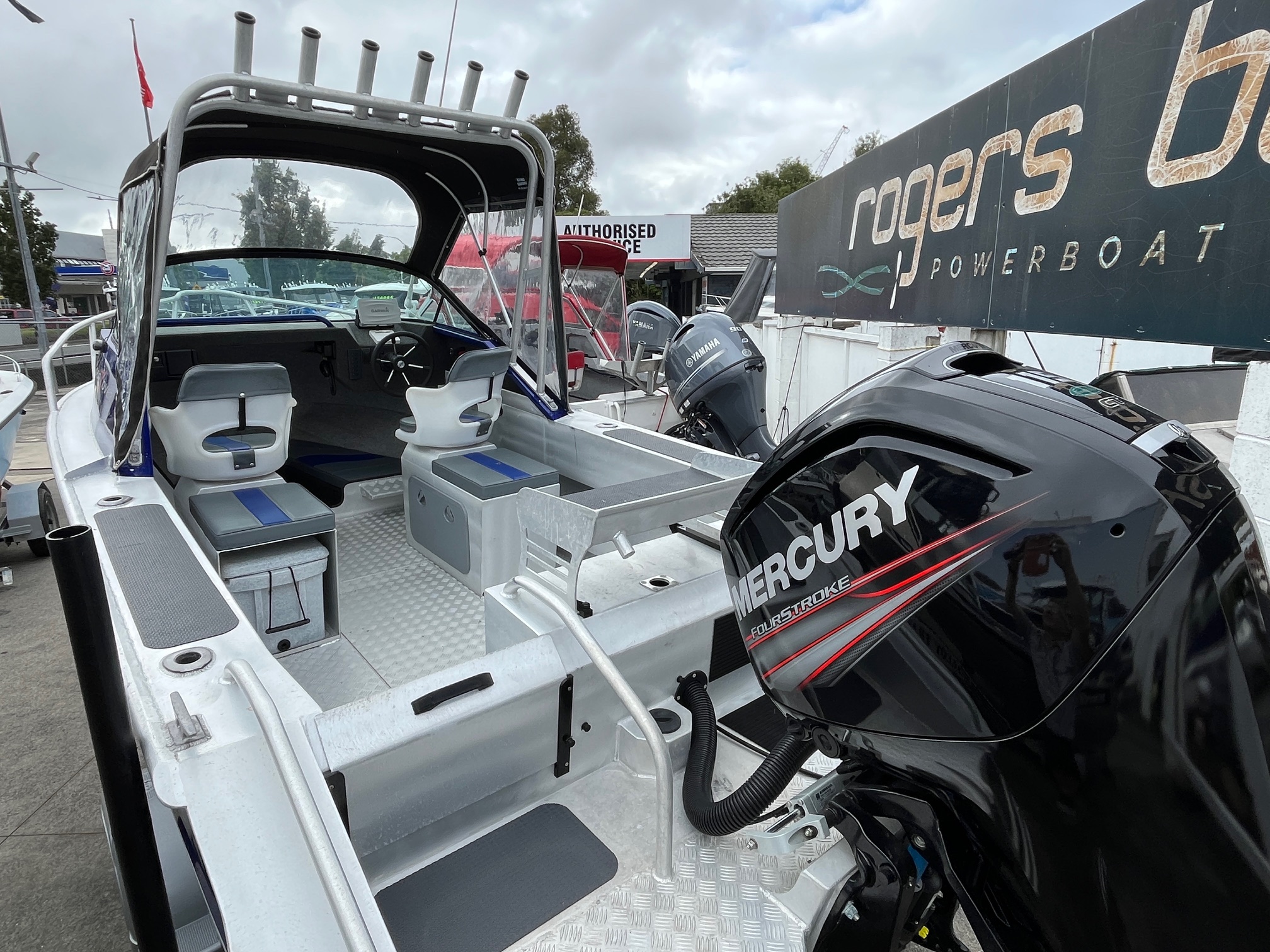 Rogers Boatshop: Mclay / 581 Crossover / 2016