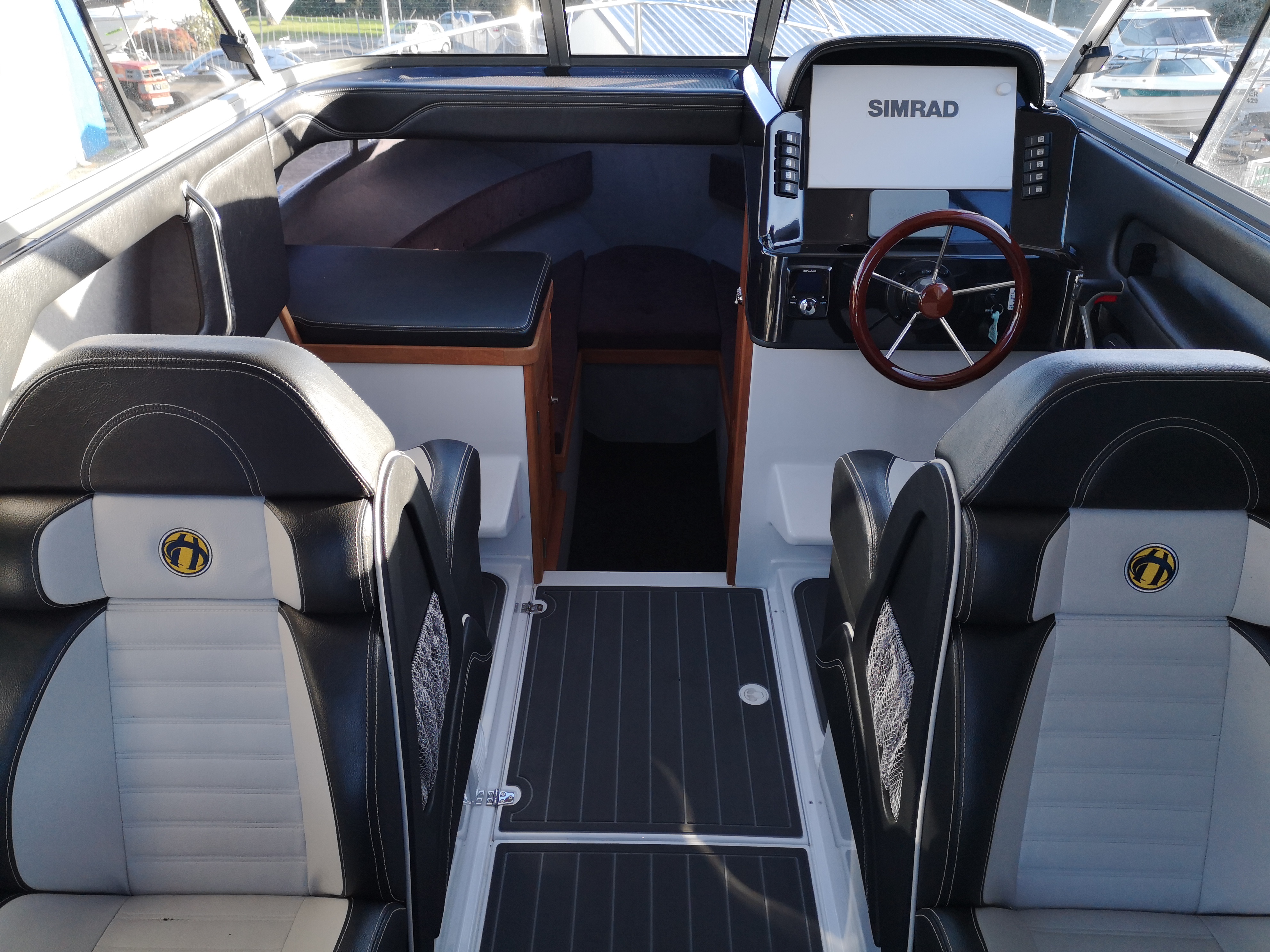 Rogers Boatshop: Haines Hunter / SP725 / 2019