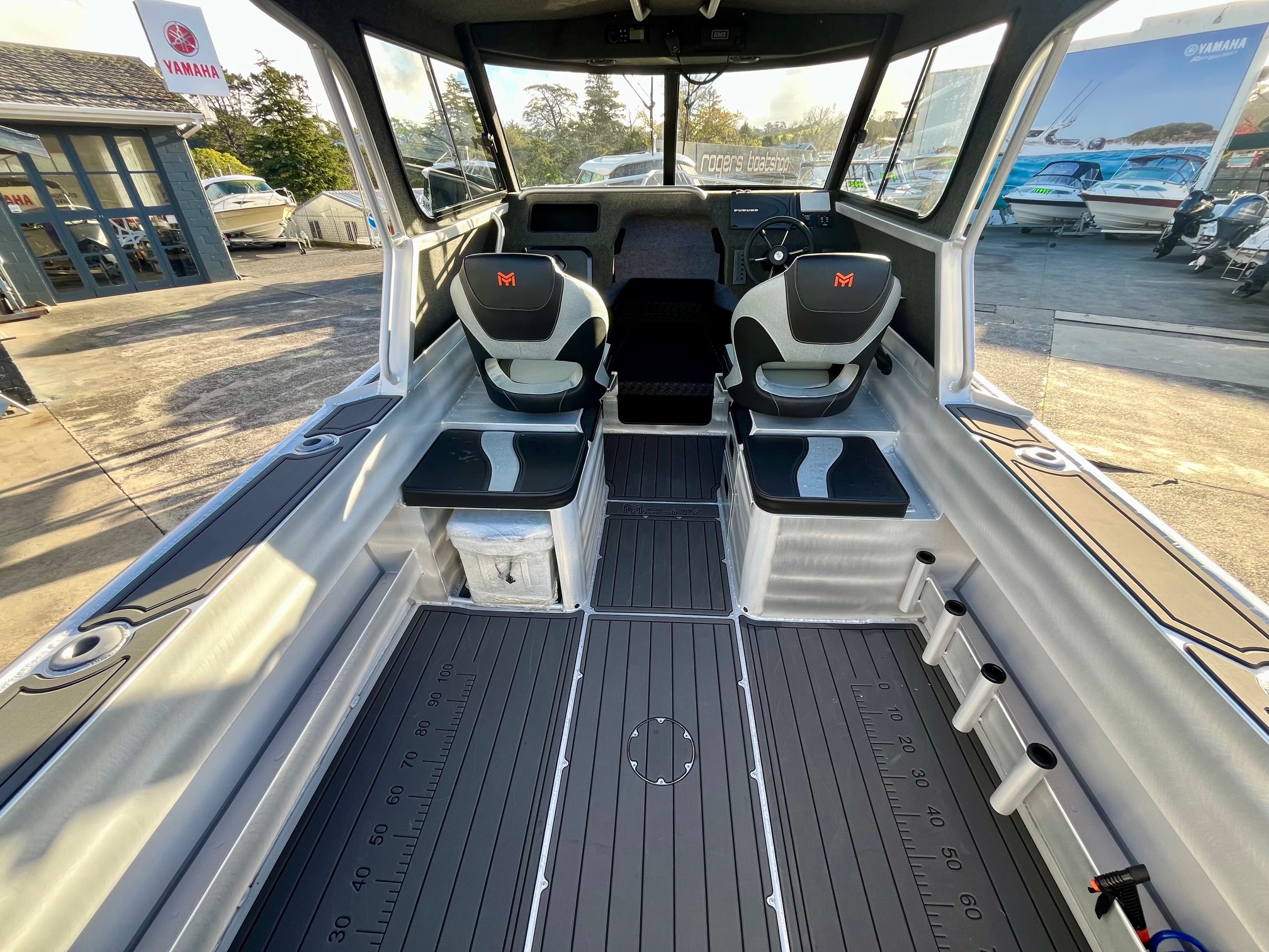 Rogers Boatshop: Mclay / 661 CrossXOver / 2025