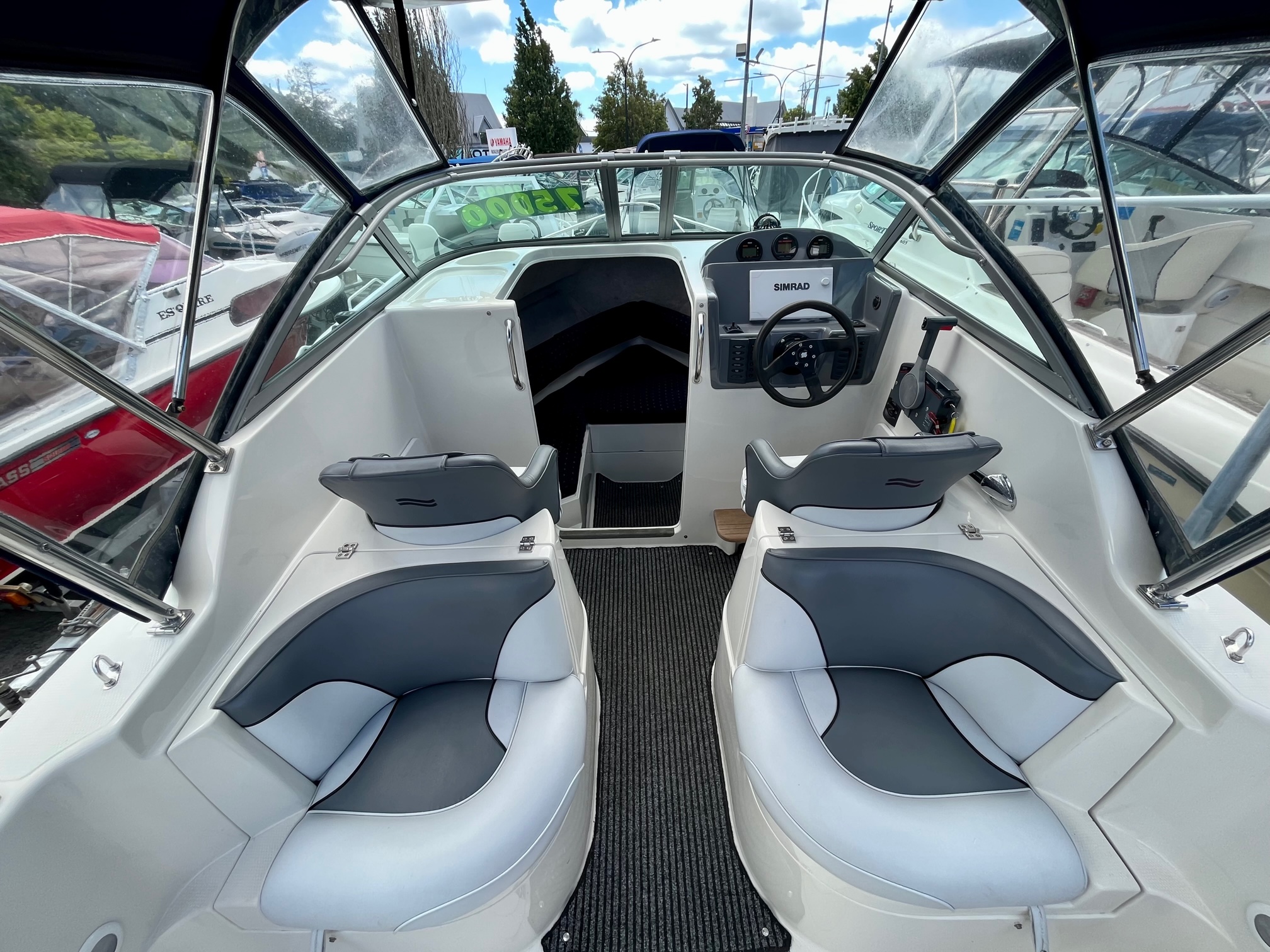 Rogers Boatshop: Rayglass / 2150 Legend / 2002