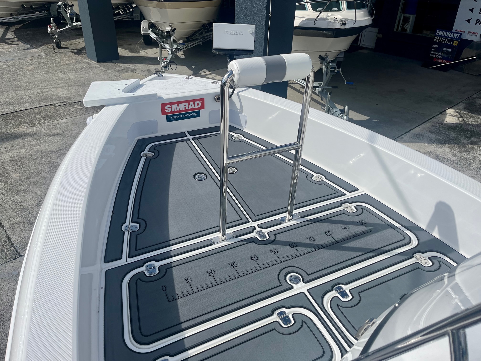 Rogers Boatshop: Haines Signature / 543SF Centre Console / 2023