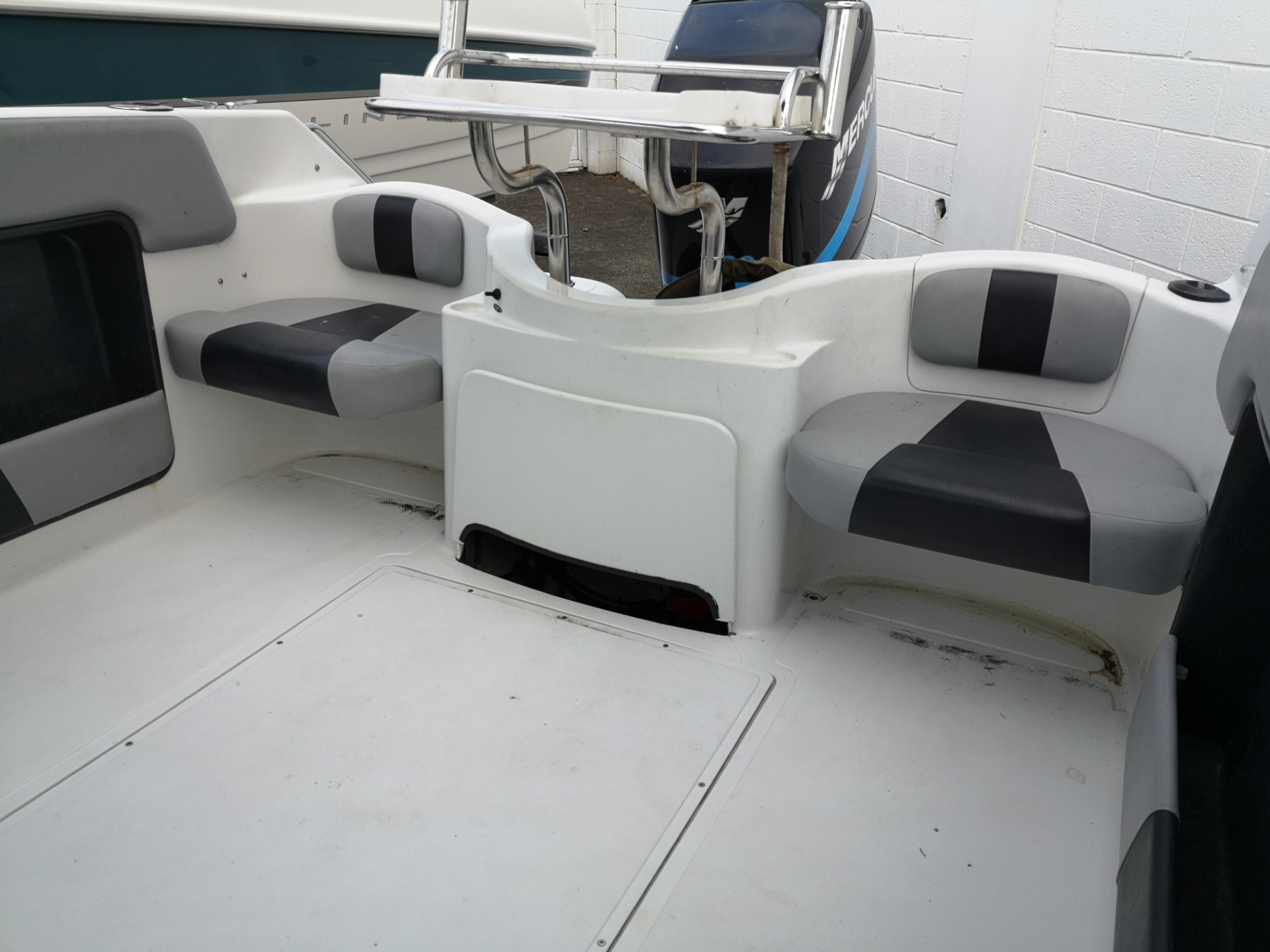 Rogers Boatshop: Excel / 630 Cabin Sport / 2004