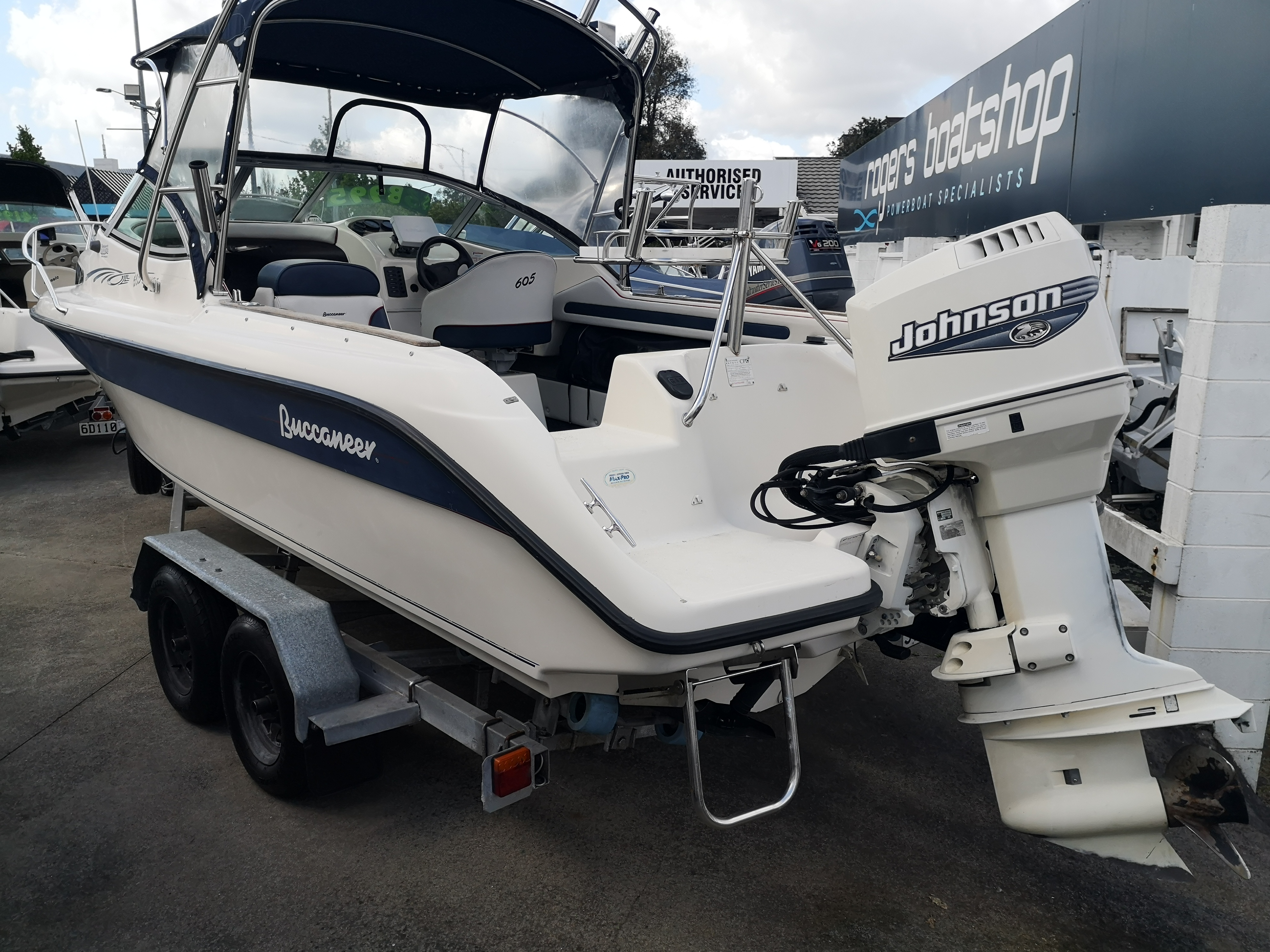 Rogers Boatshop: Buccaneer / 605 Escape / 2000